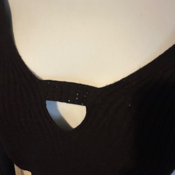 Easel black rhinestone detail v-neck size M sweater - Picture 5 of 6